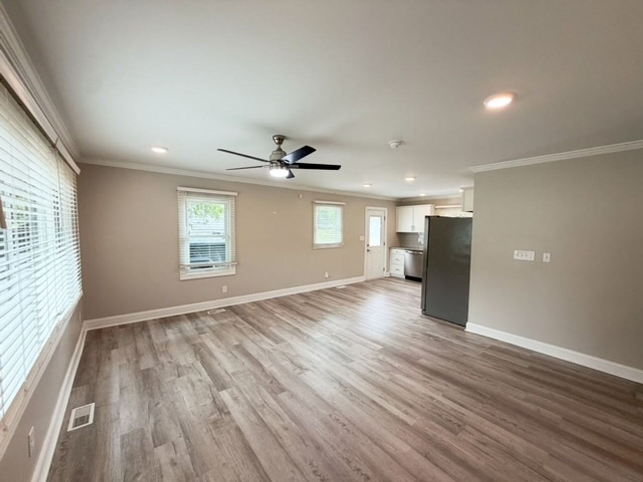 3047 Forrester St - Photo 6 of 16