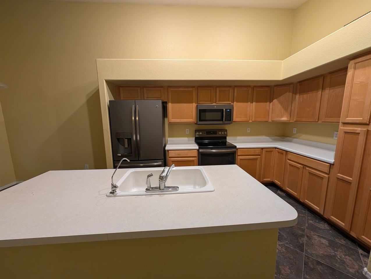 2481 E Fairview St - Photo 3 of 16