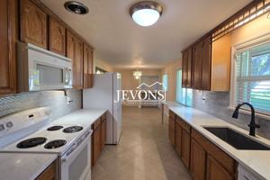 featured image of 411 S 60th Ave