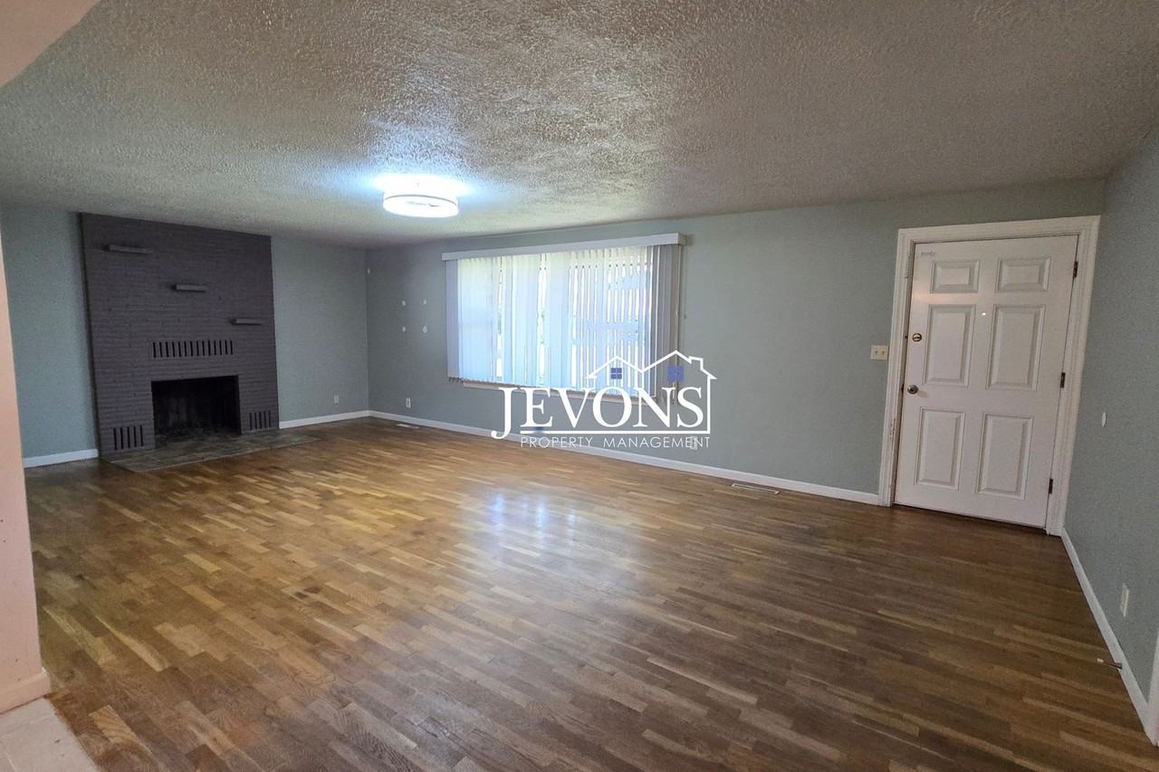 411 S 60th Ave - Photo 6 of 14