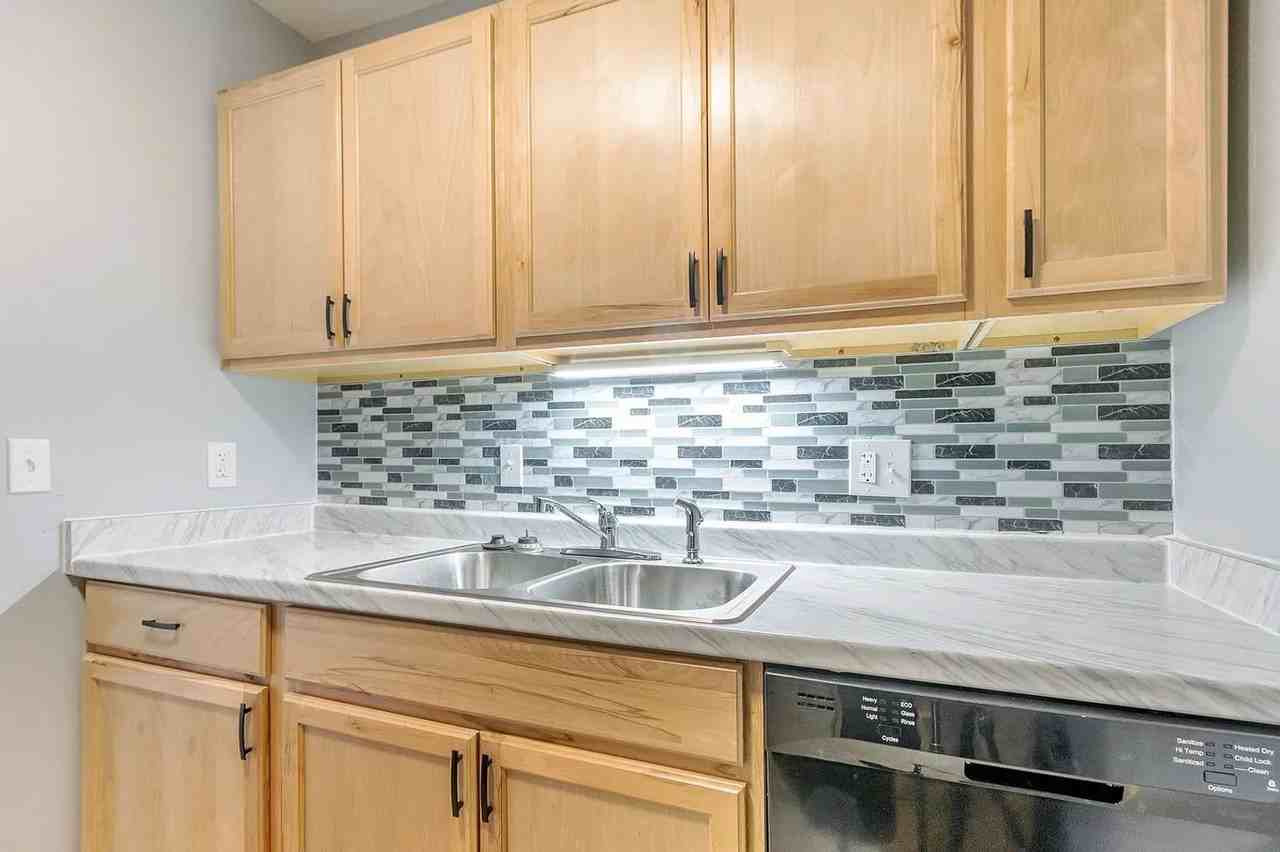 Westview Court Apartments - Photo 7 of 41