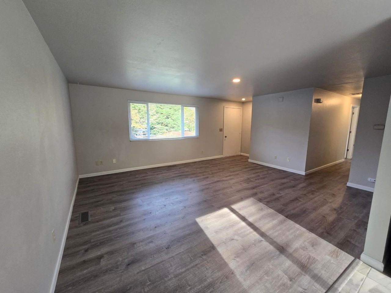 801 Lucas Dr - Photo 2 of 17