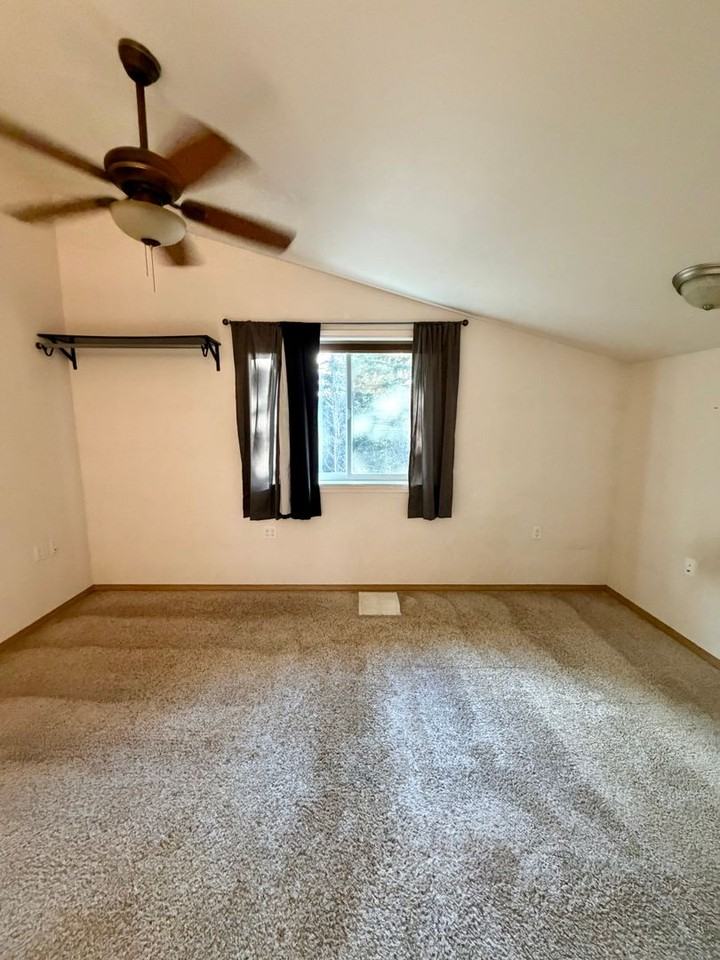 1801 Iniakuk Ave - Photo 7 of 10