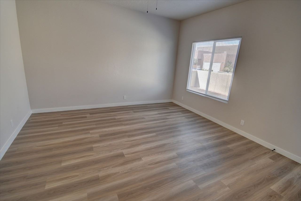510 Phoenix Ave Nw - Photo 3 of 16