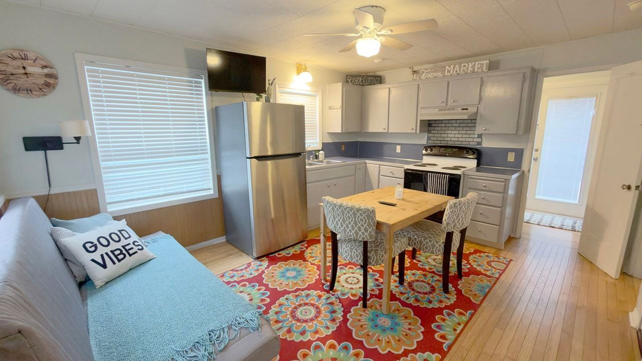 310 Avenue K - Photo 6 of 17