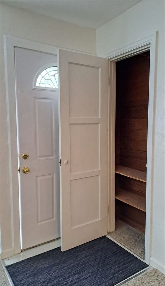 1720 Snyder Ave - Photo 6 of 38