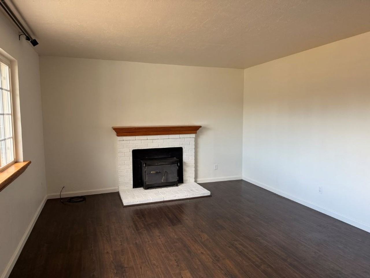 120 Inyo Pl - Photo 2 of 16