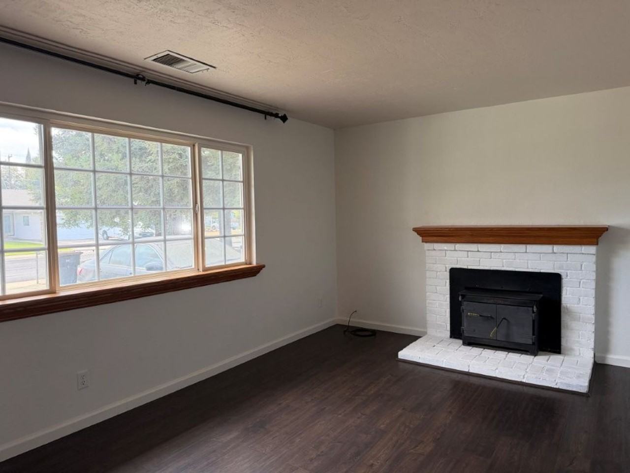 120 Inyo Pl - Photo 3 of 16