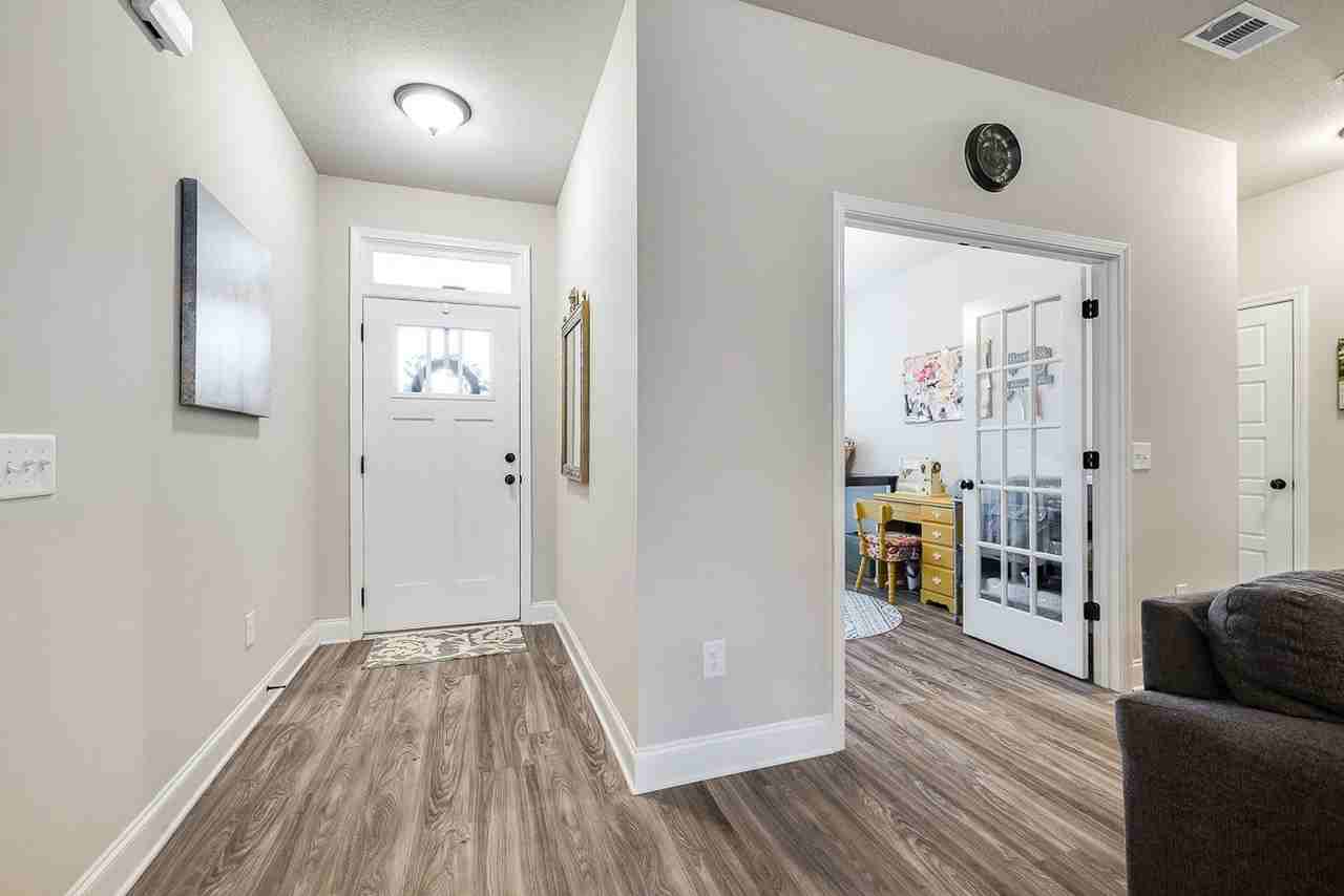 162 Hayden Pl - Photo 6 of 35