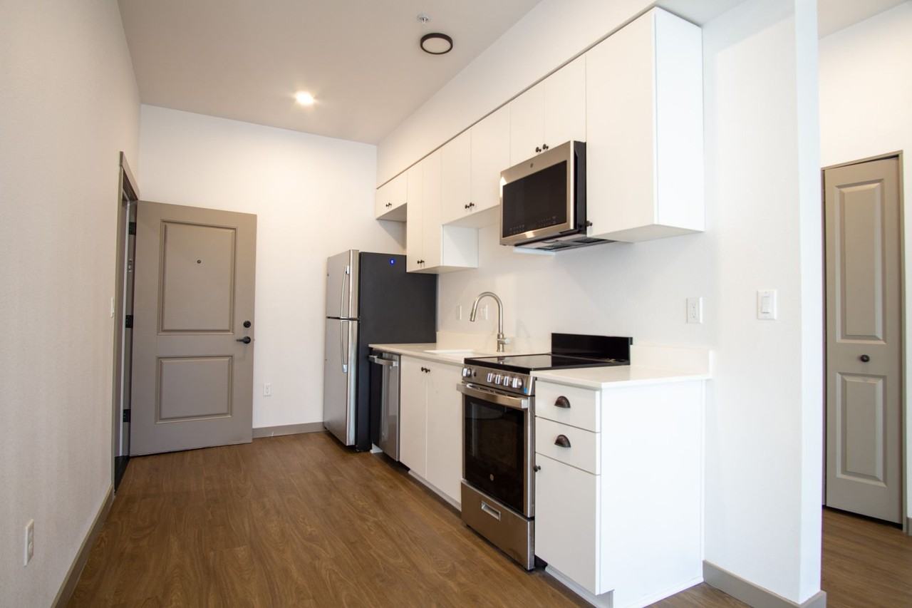 310 - N Willis Blvd - Photo 2 of 34