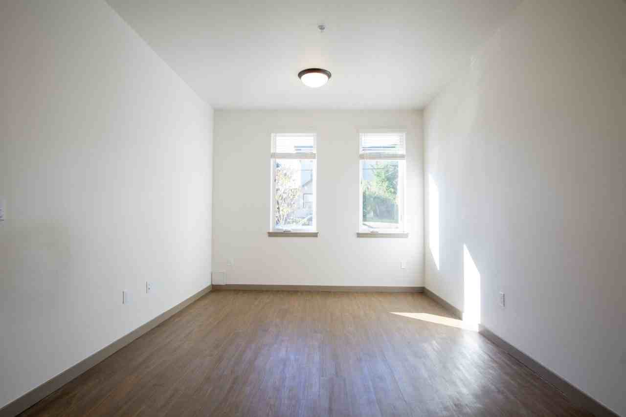 310 - N Willis Blvd - Photo 5 of 34