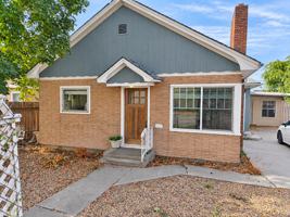 featured image of 707 11th Ave S