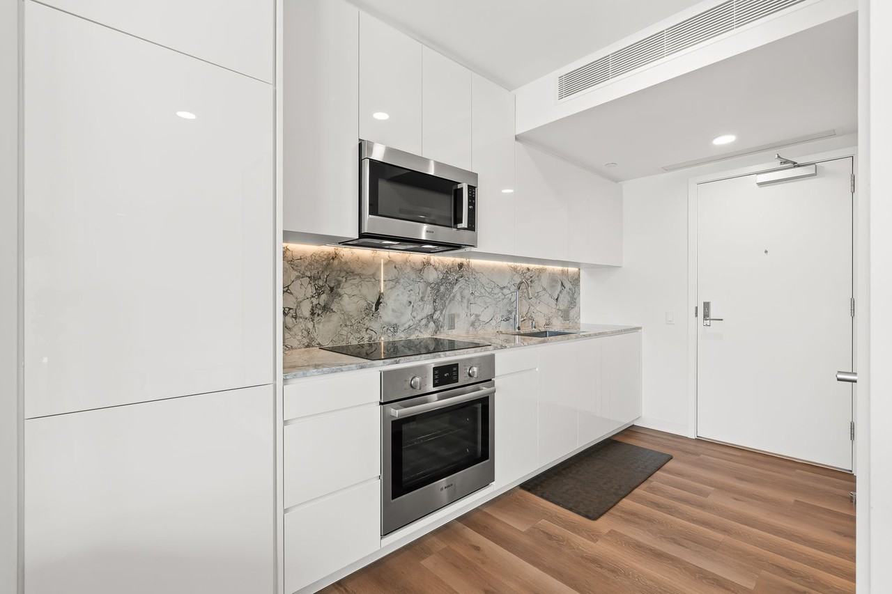 987 Queen St #3116 - Photo 6 of 21
