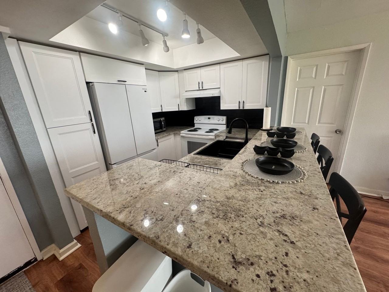 1000 Evergreen Ter #1109 - Photo 4 of 16