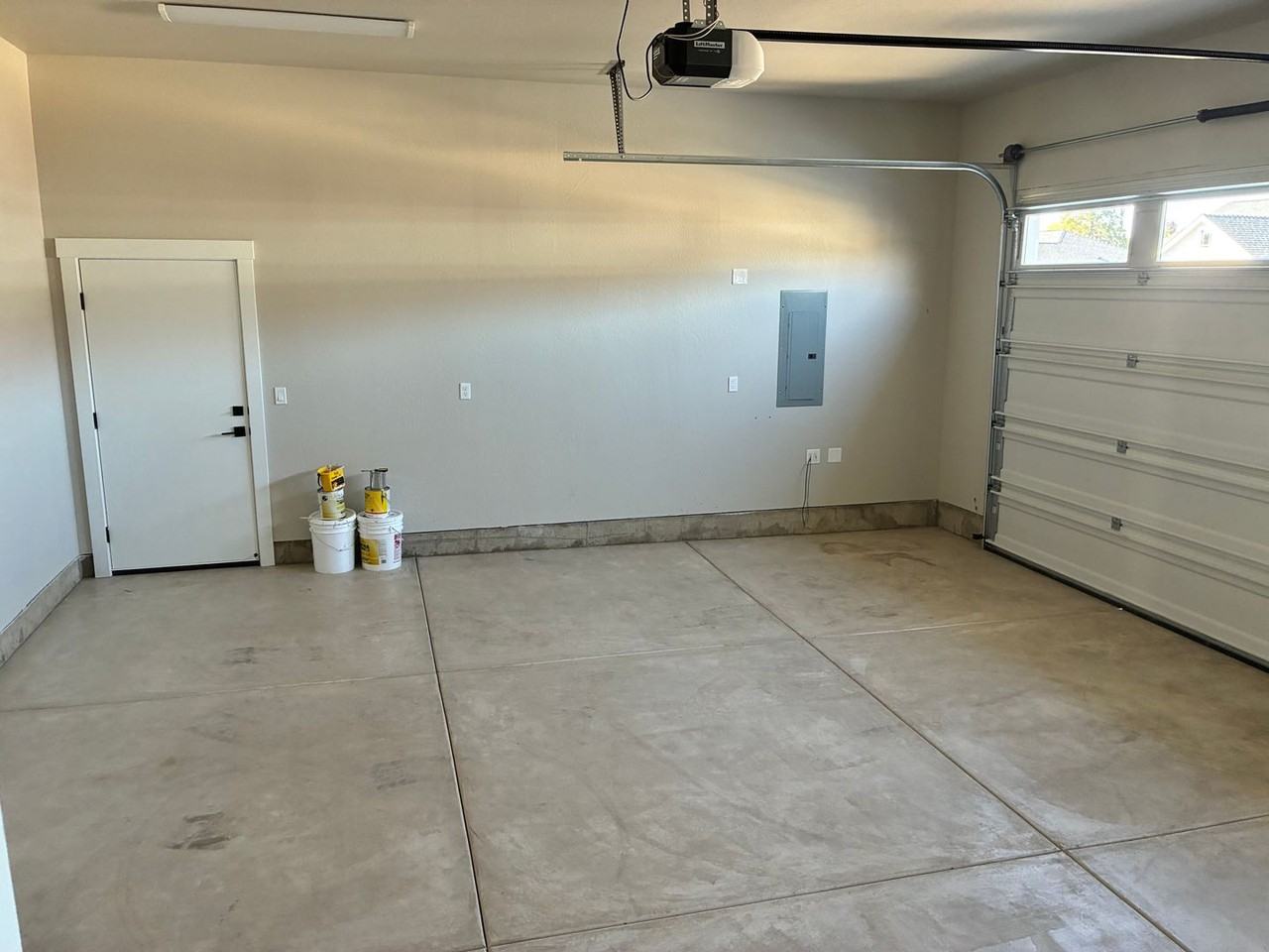 3154 Monaco Ct - Photo 2 of 15