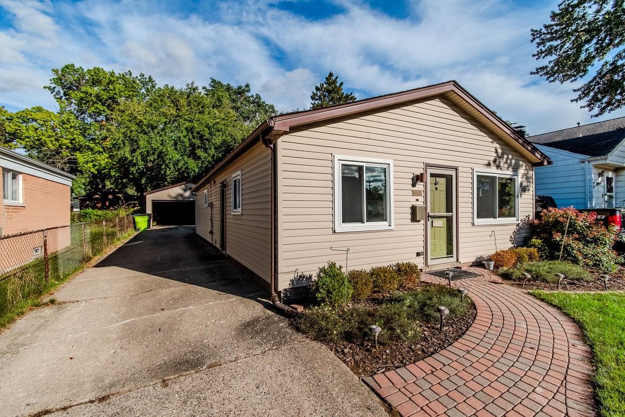 29066 Edward Ave - Photo 2 of 16