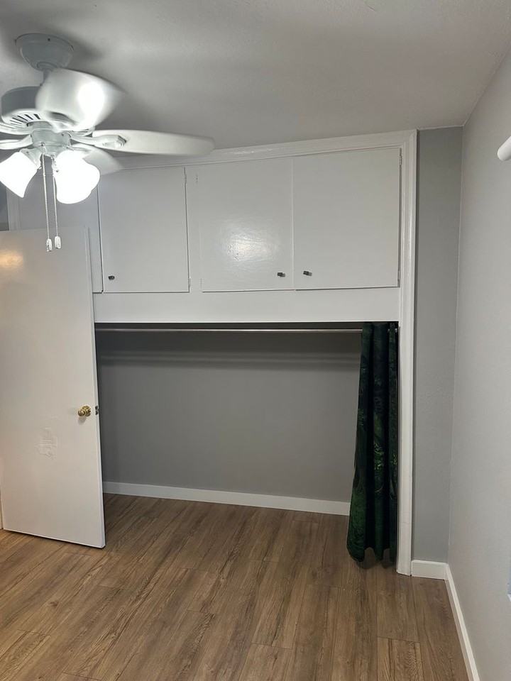 2374 Serviss St - Photo 6 of 10