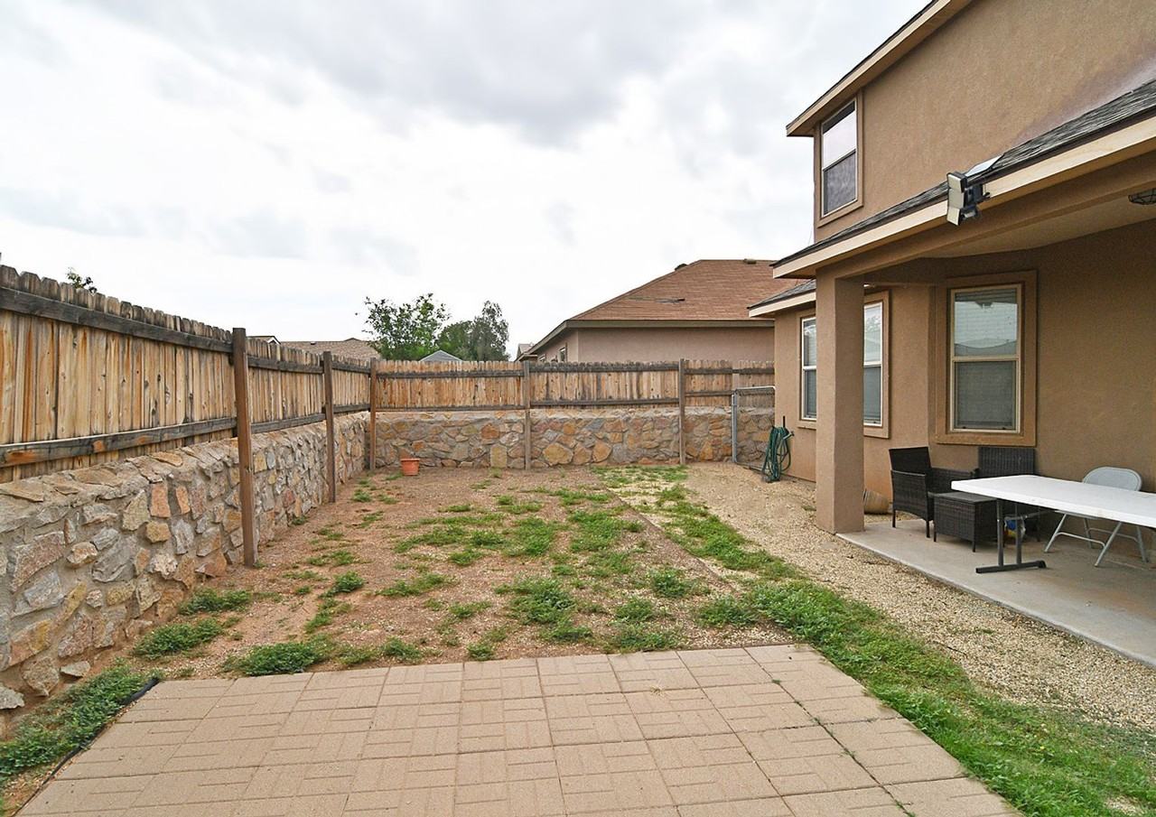 4965 Kenmore Rd - Photo 2 of 18