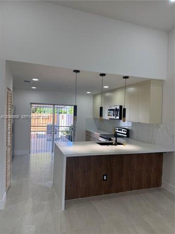 8397 8397 SW 147th Pl th 8397 - Photo 4 of 49