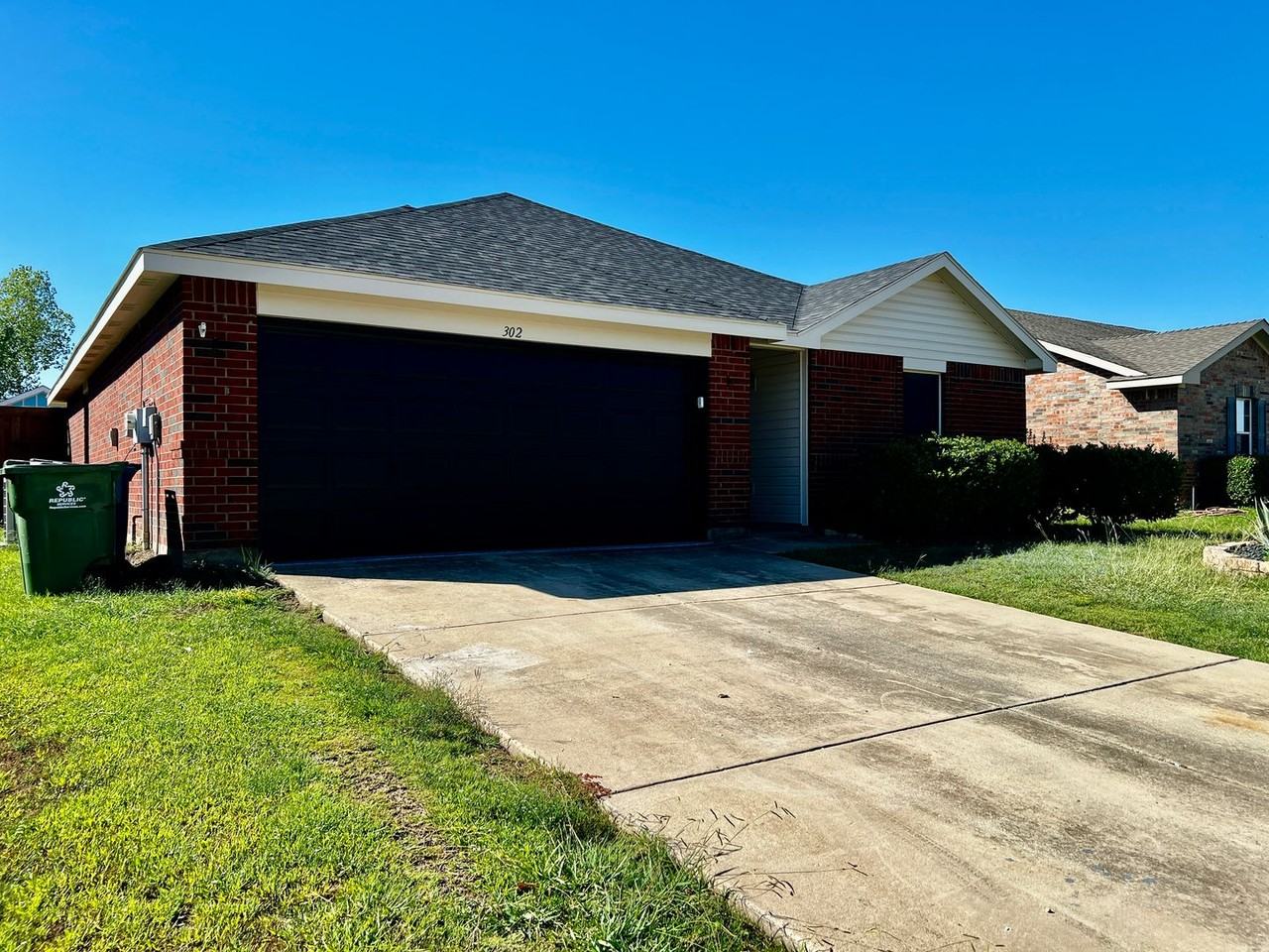 302 Quail Crossing Dr - Photo 3 of 23
