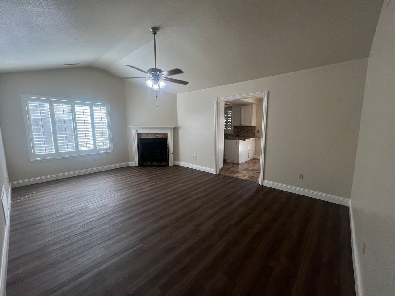 1525 Prospect Ln - Photo 2 of 10