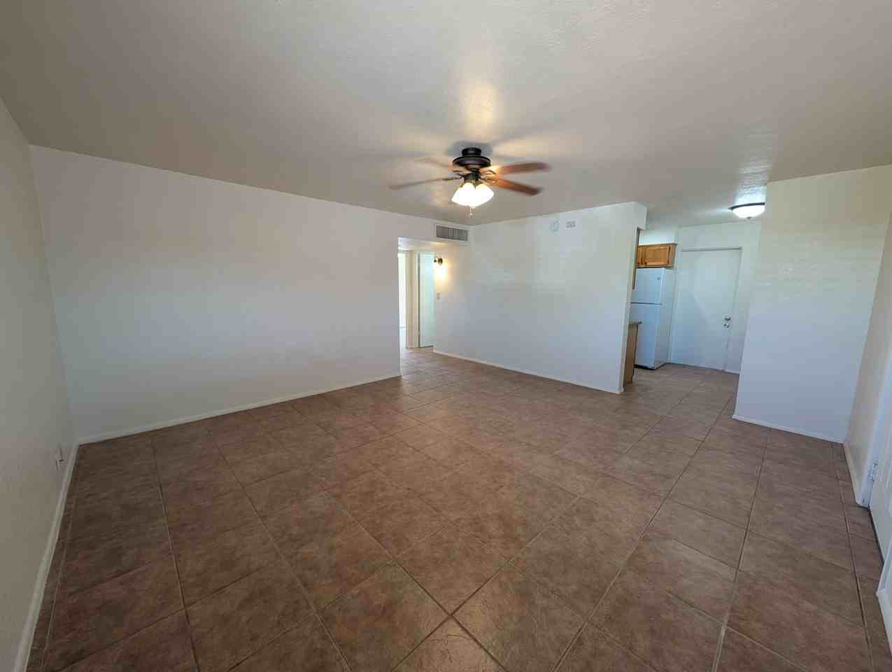 810 W 12th St - Photo 5 of 22