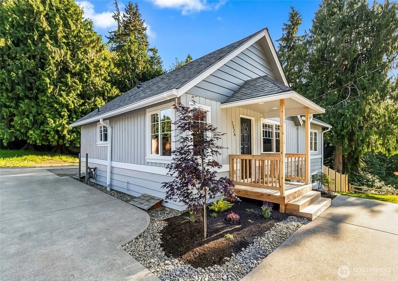 1526 W Mukilteo Blvd - Photo 2 of 38