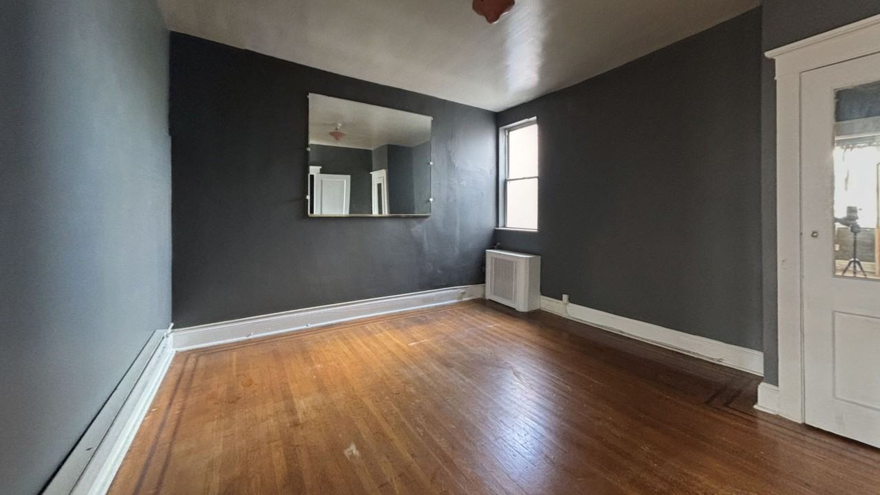 1911 Mckean St - Photo 4 of 10