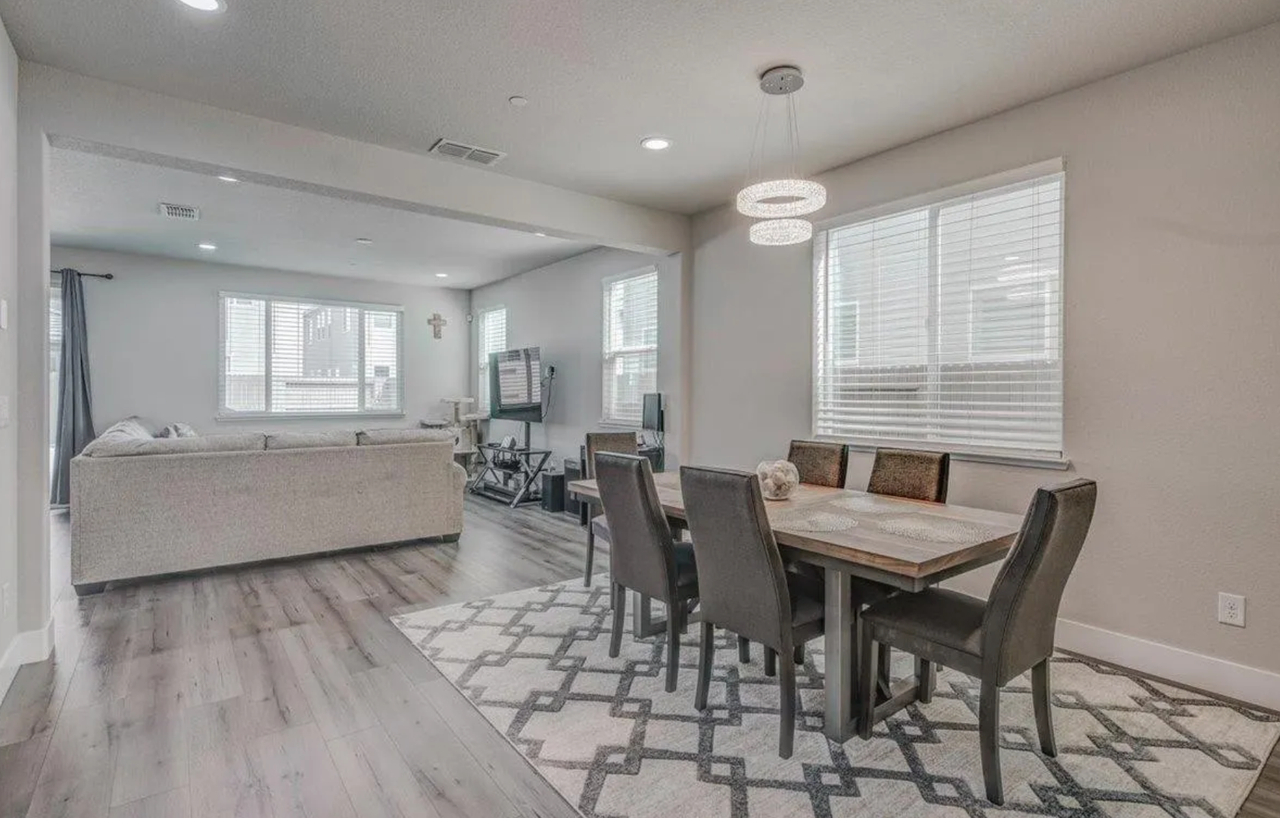 1671 Golden Cypress Way - Photo 3 of 17