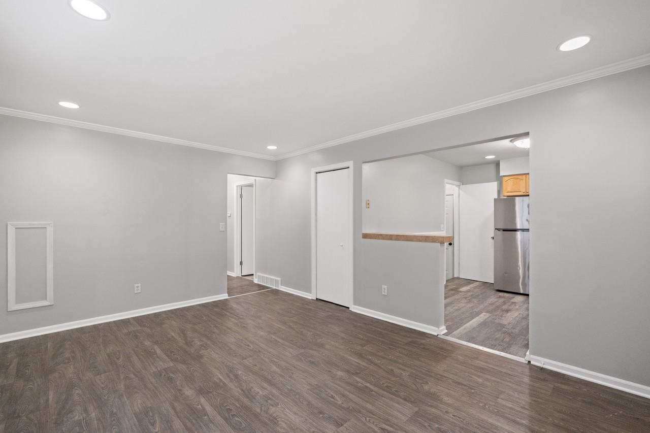 3717 Larchmont St #1 - Photo 7 of 50