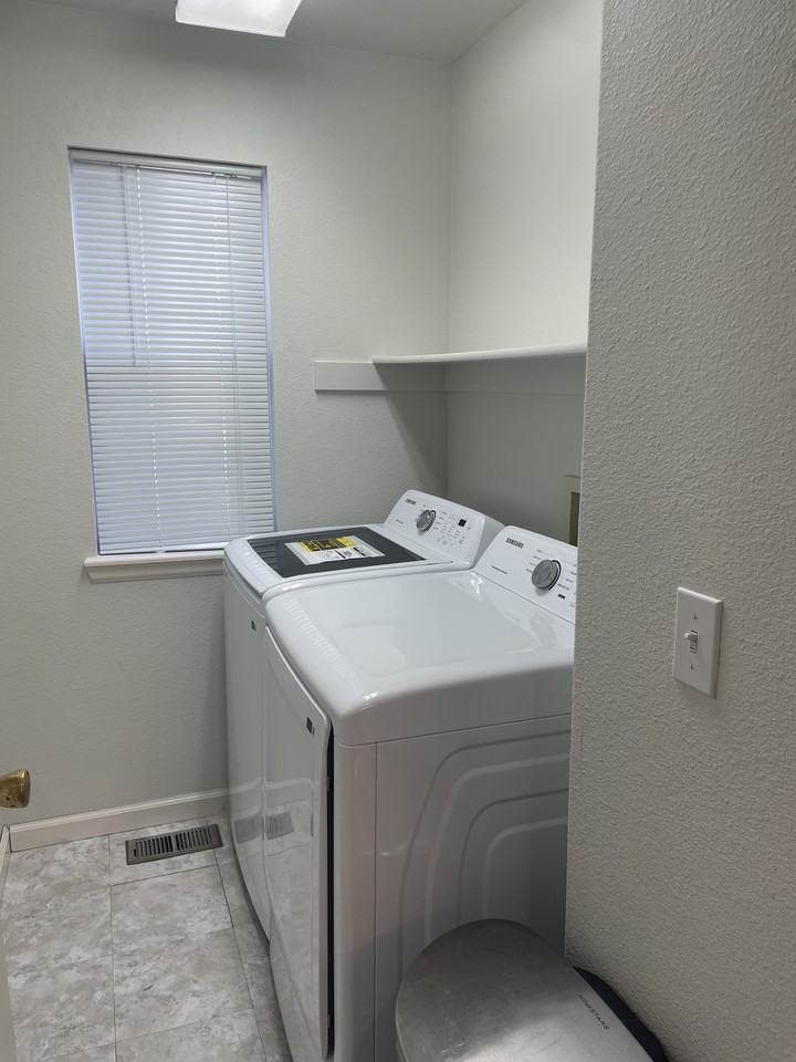 2354 S Zeno St #1 - Photo 7 of 23