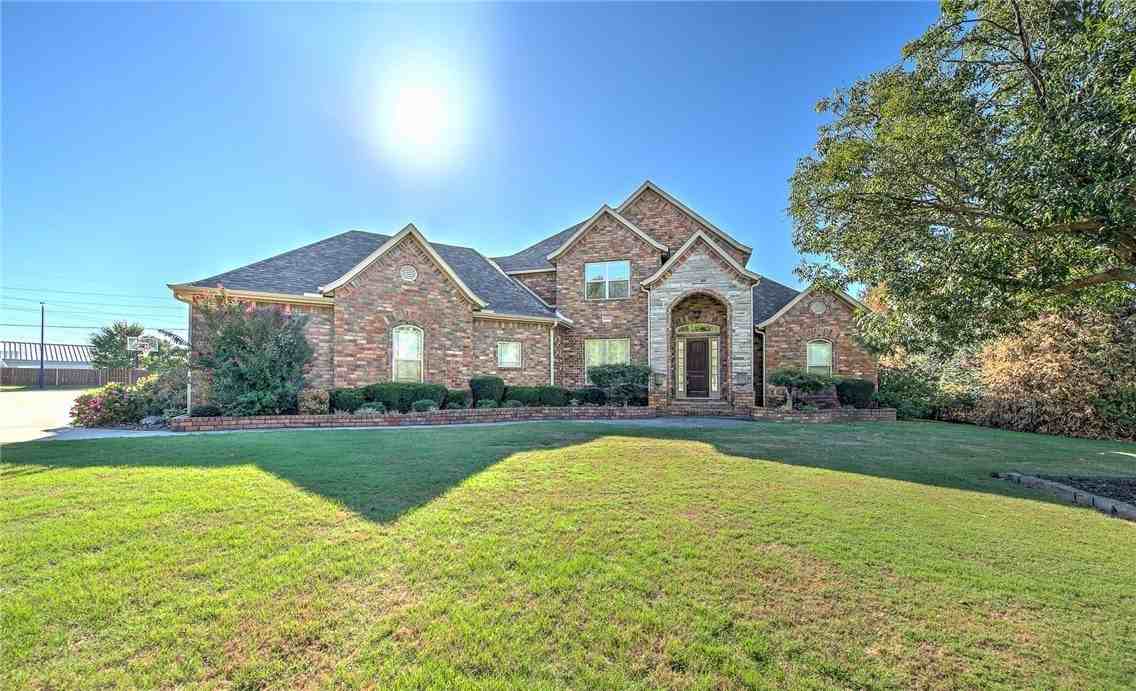 6482 Wells Cir - Photo 2 of 49