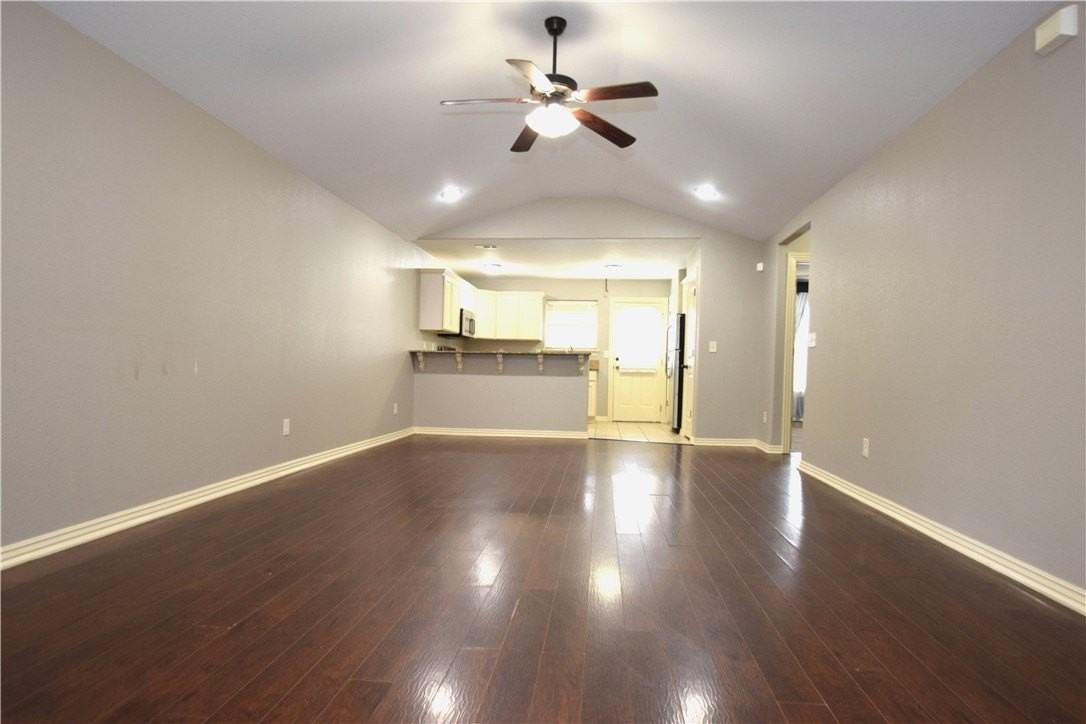 212 Copper Oaks Dr - Photo 2 of 17