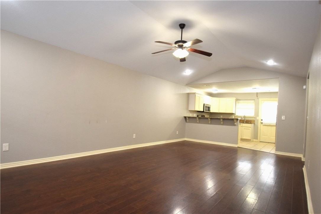 212 Copper Oaks Dr - Photo 3 of 17