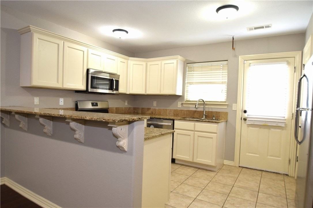 212 Copper Oaks Dr - Photo 4 of 17
