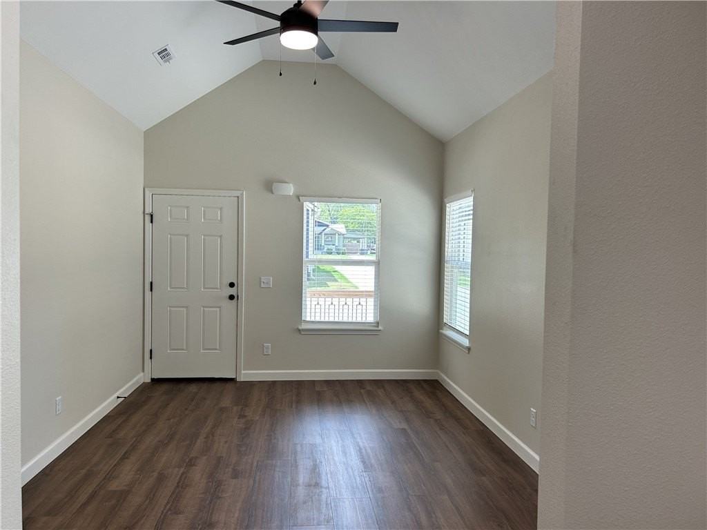 206 W Maple Ave #C - Photo 2 of 17