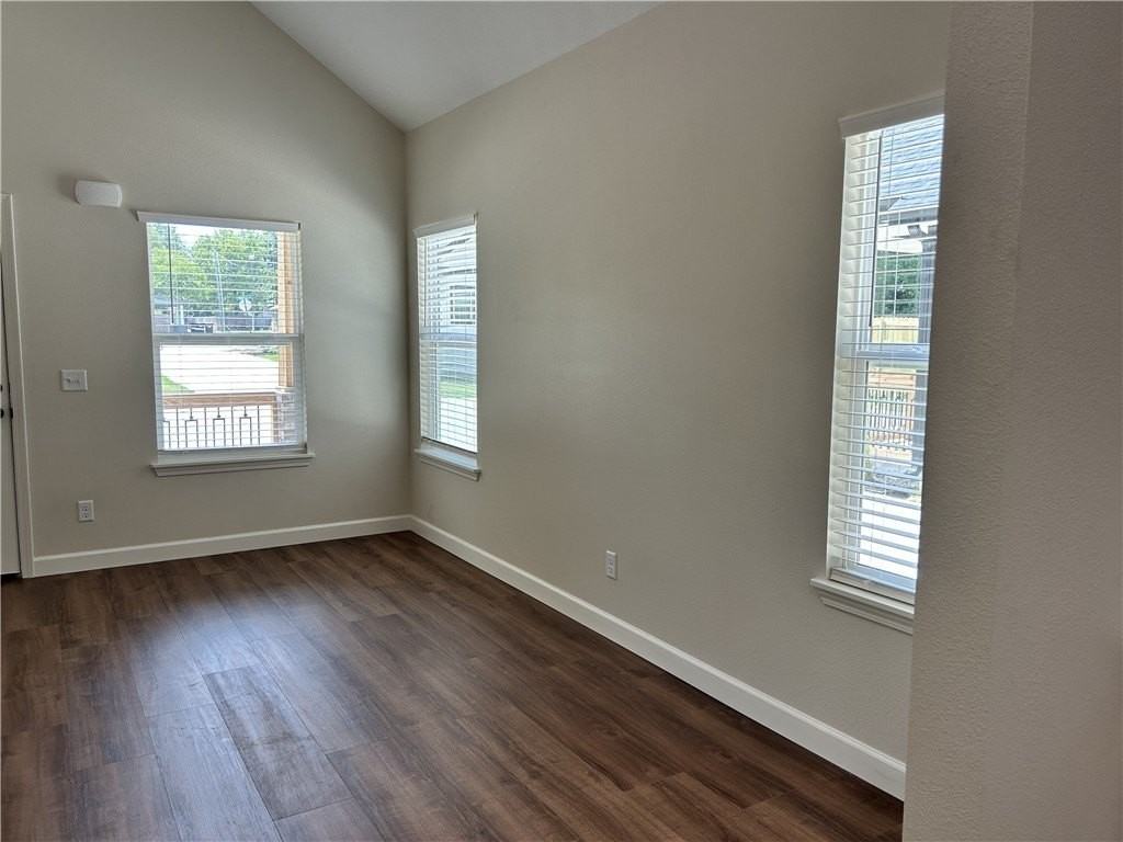 206 W Maple Ave #C - Photo 3 of 17