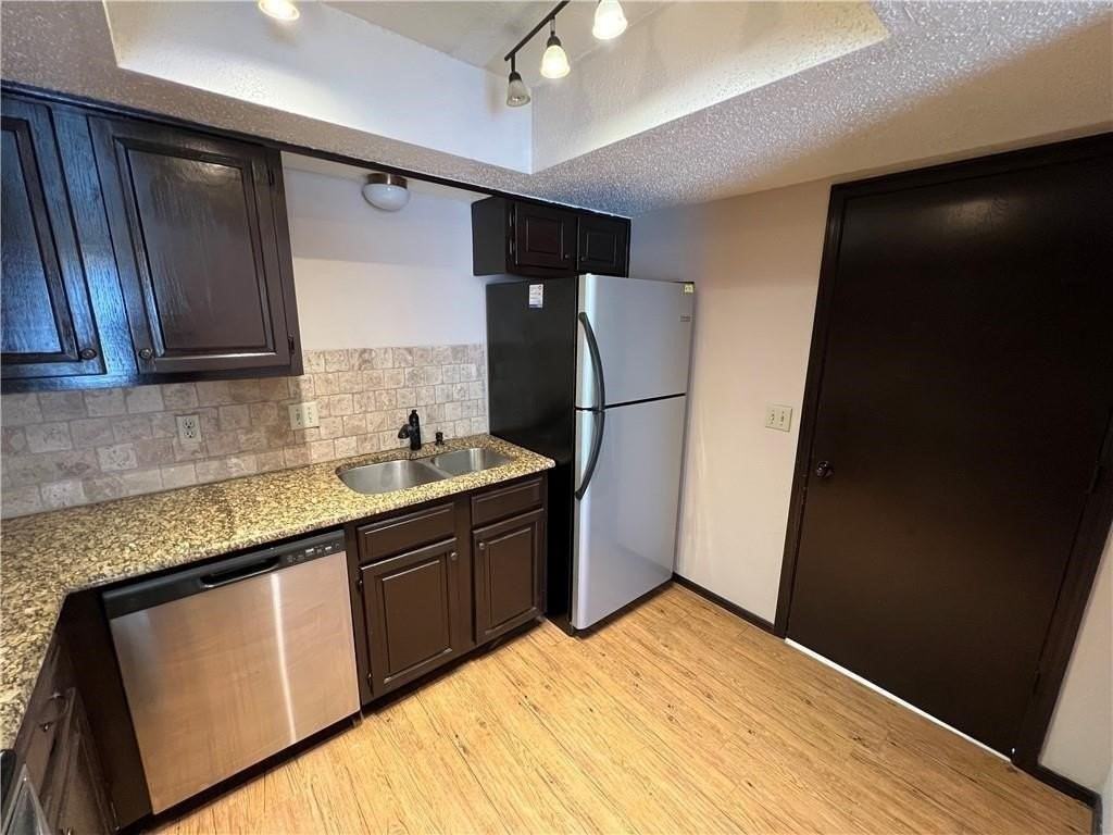 322 S 11th Pl - Photo 3 of 15