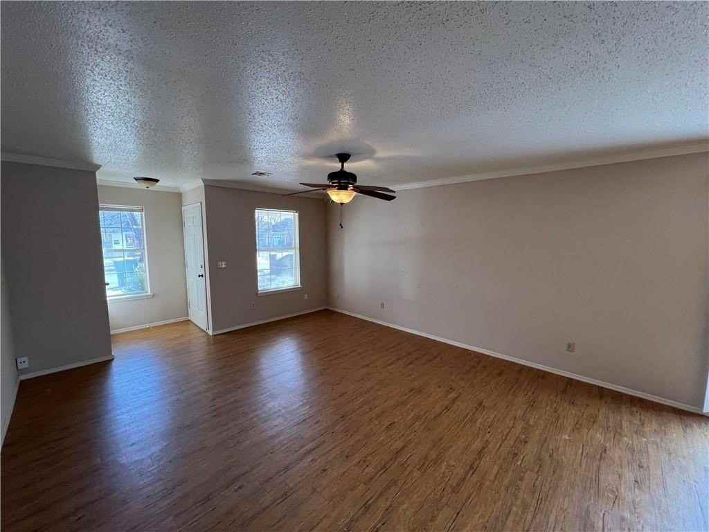 322 S 11th Pl - Photo 5 of 15