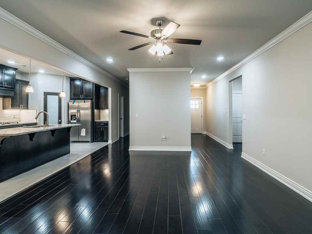 850 Ann Pl - Photo 7 of 37