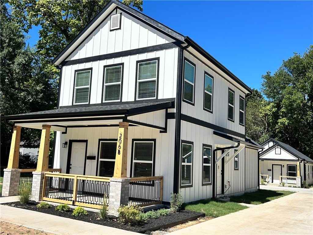 206 W Maple Ave #B - Photo 2 of 18