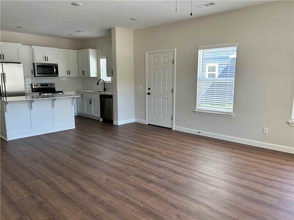 206 W Maple Ave #B - Photo 3 of 18