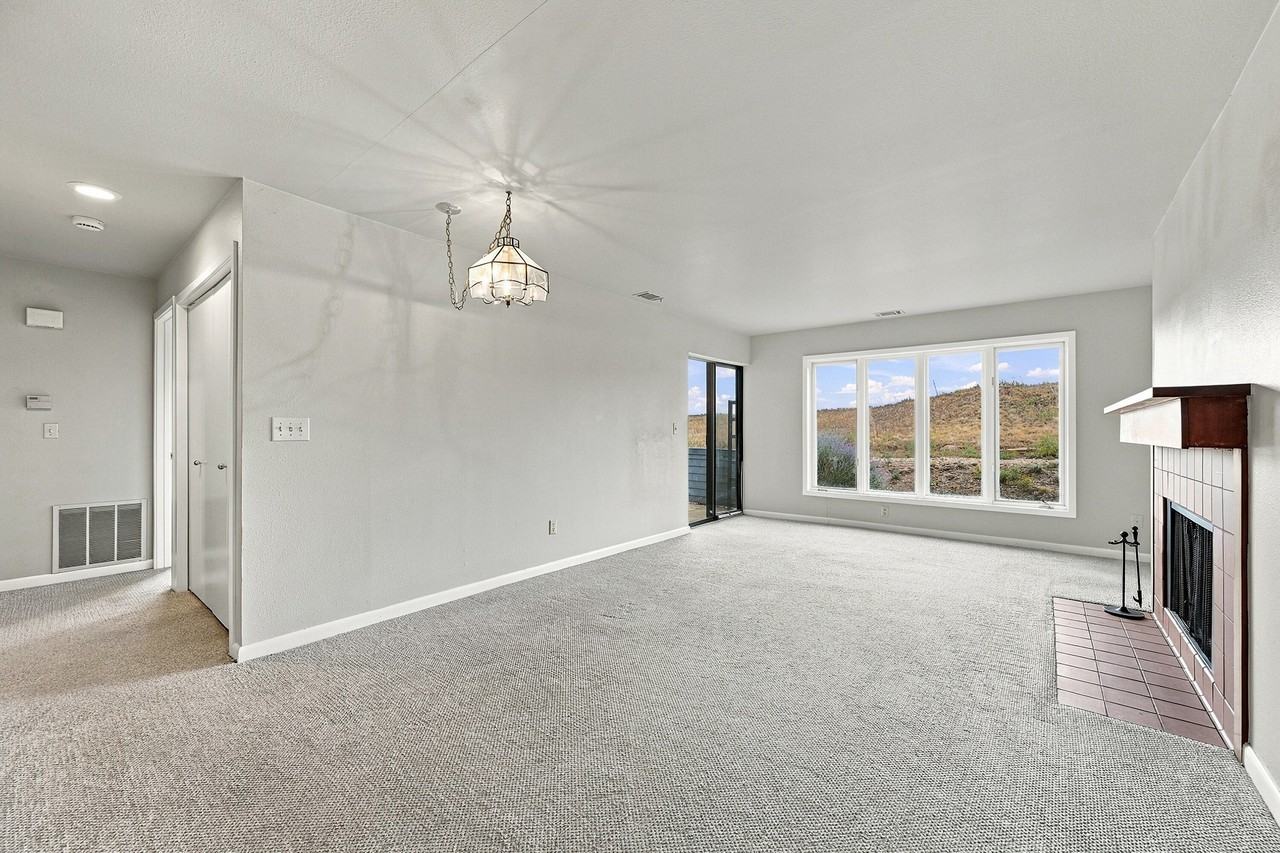 1592 Bradley Dr #1 - Photo 4 of 17