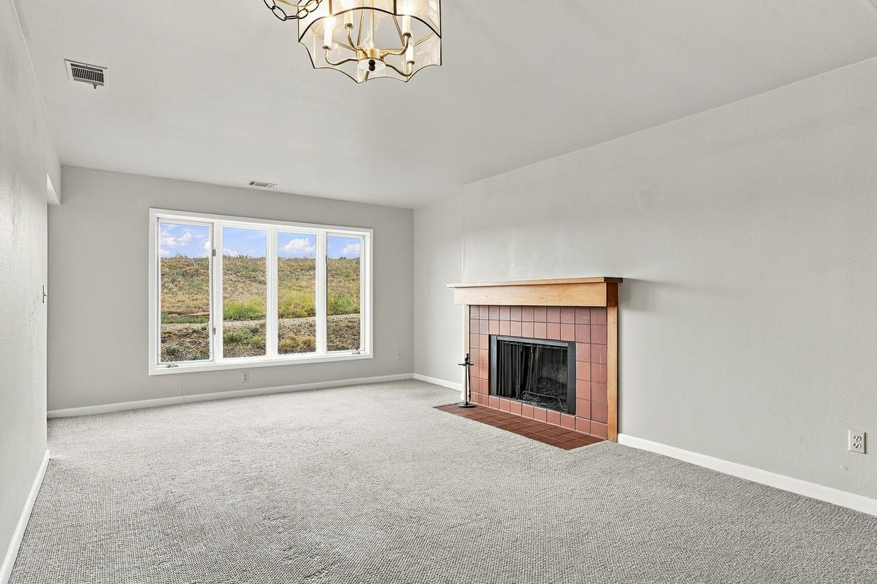 1592 Bradley Dr #1 - Photo 5 of 17