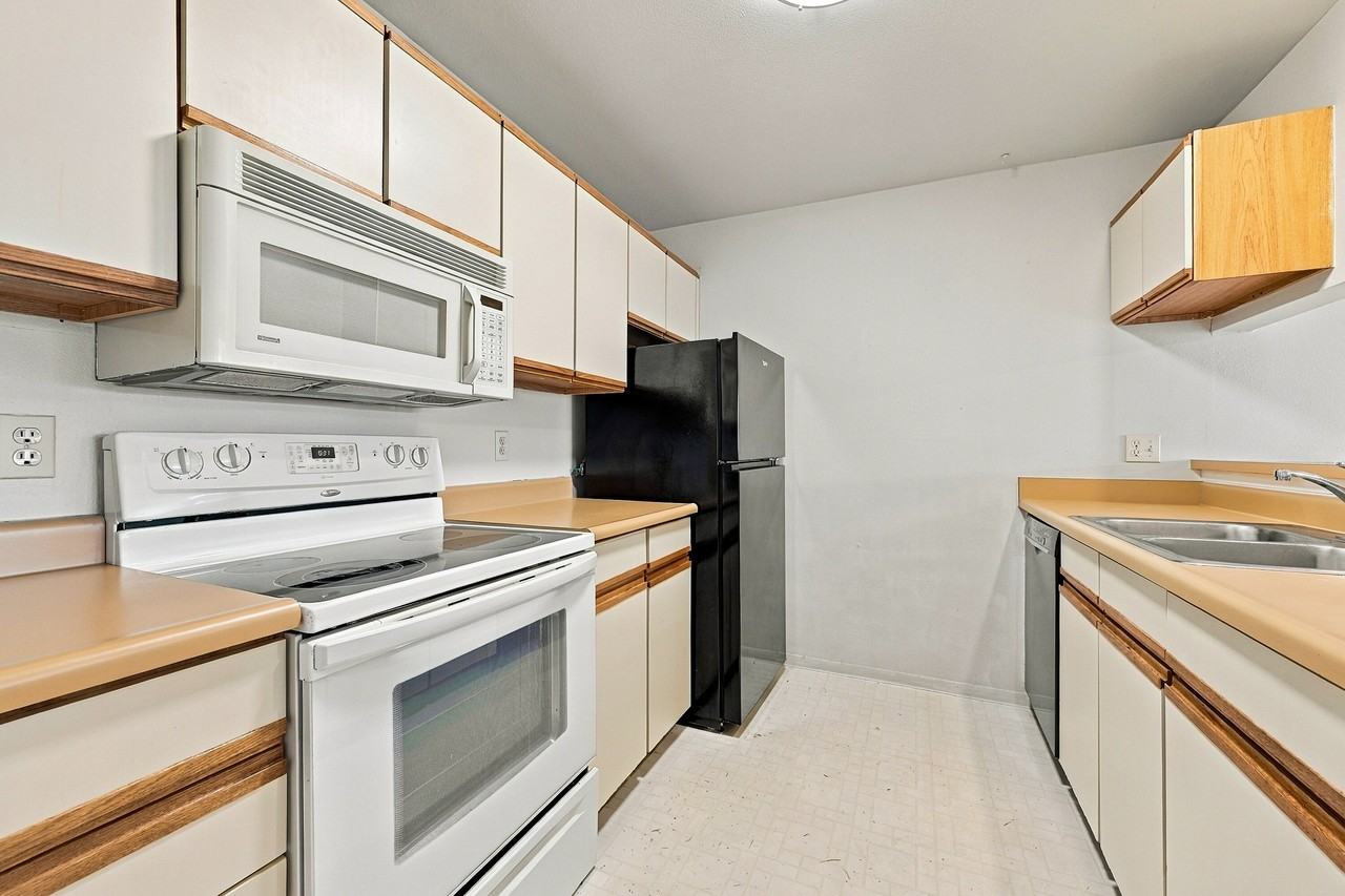 1592 Bradley Dr #1 - Photo 7 of 17