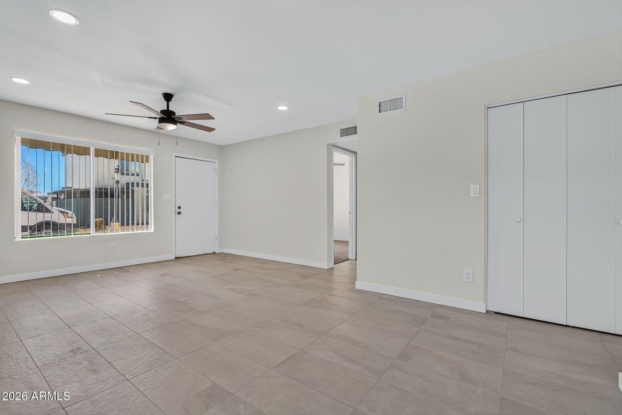 9024 N 51st Ln - Photo 5 of 25