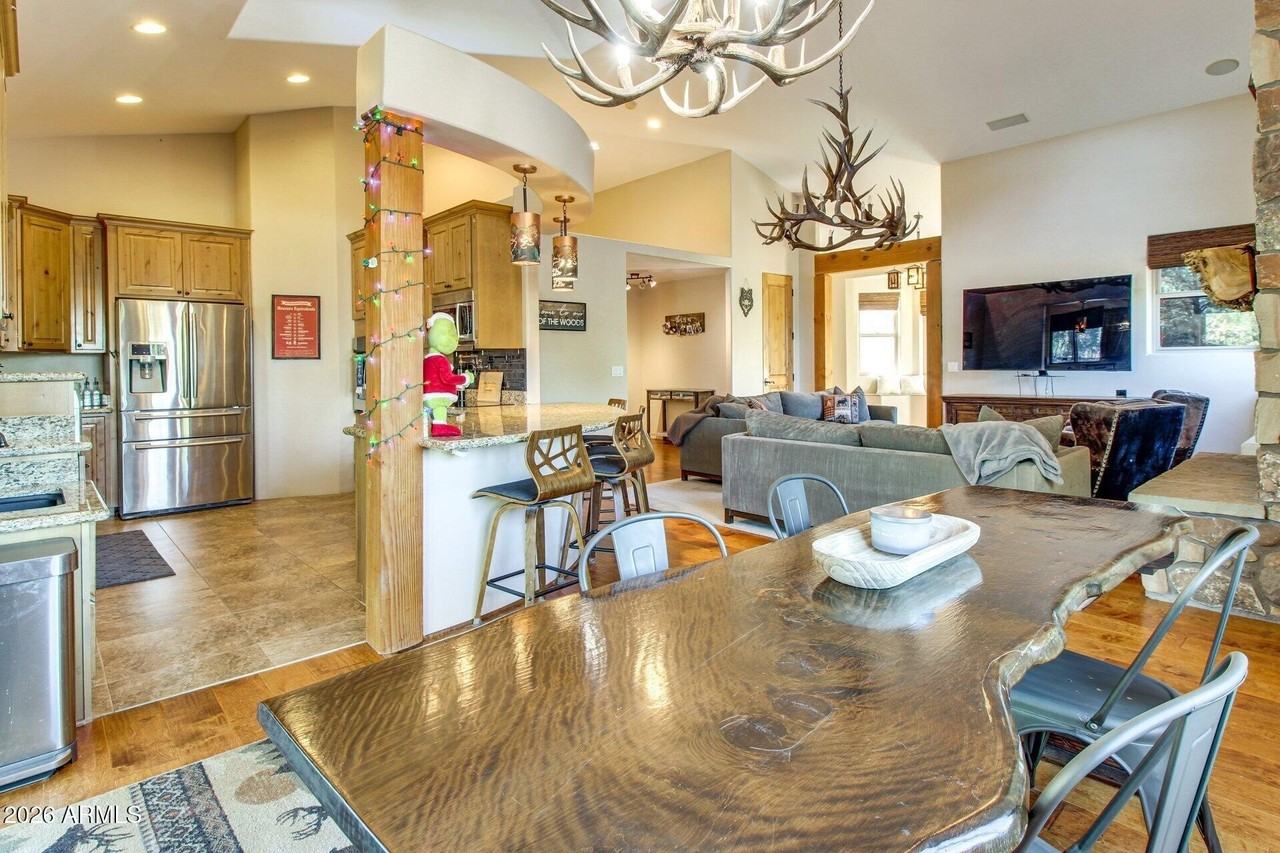 2640 N Eagle View Cir - Photo 2 of 22