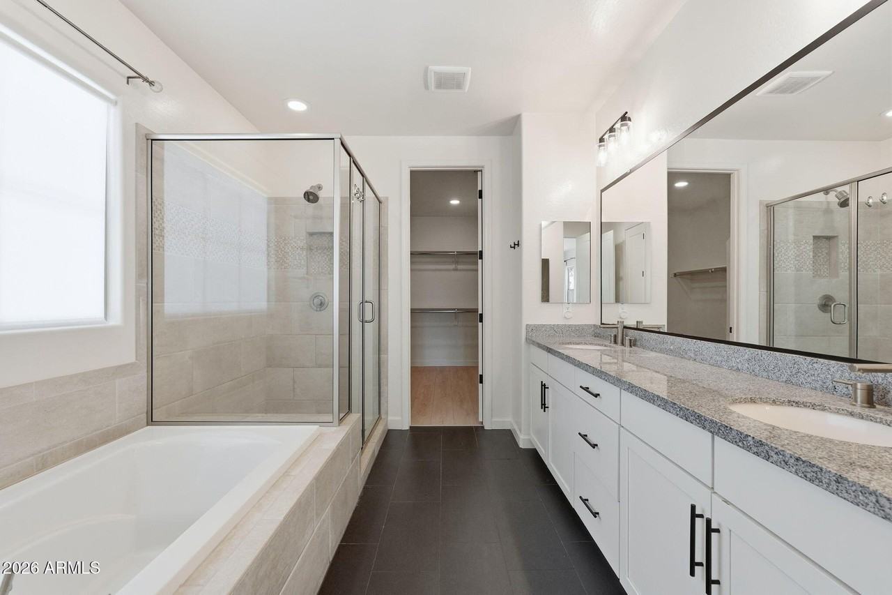923 W Yellowstone Way - Photo 7 of 15