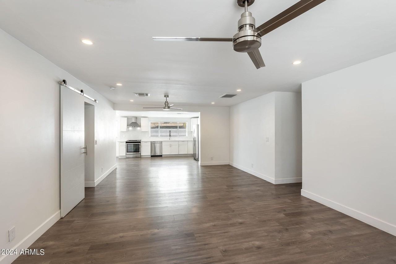 632 N 74th Pl - Photo 5 of 30
