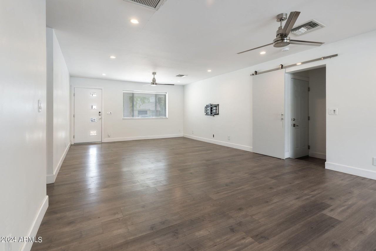 632 N 74th Pl - Photo 6 of 30